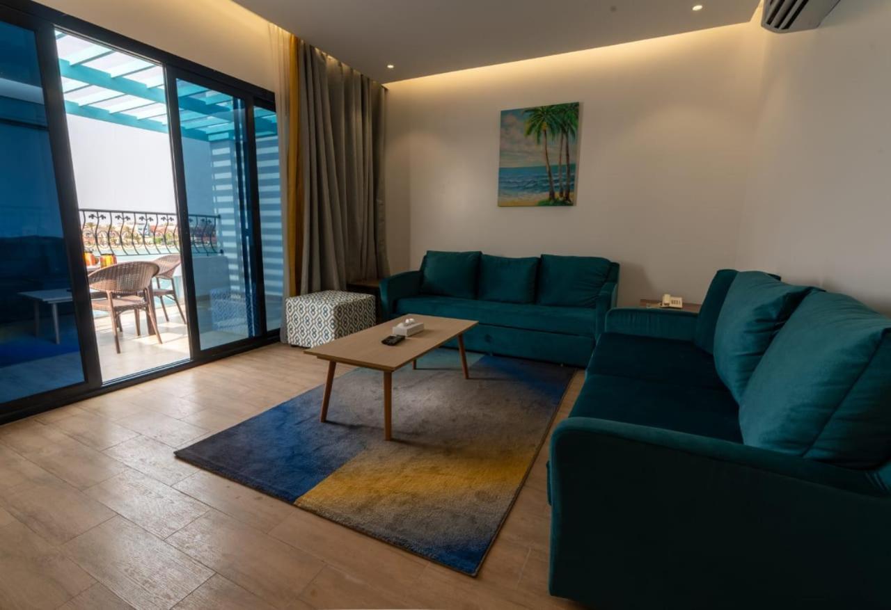 Celestial Shores at La Fontaine view 3