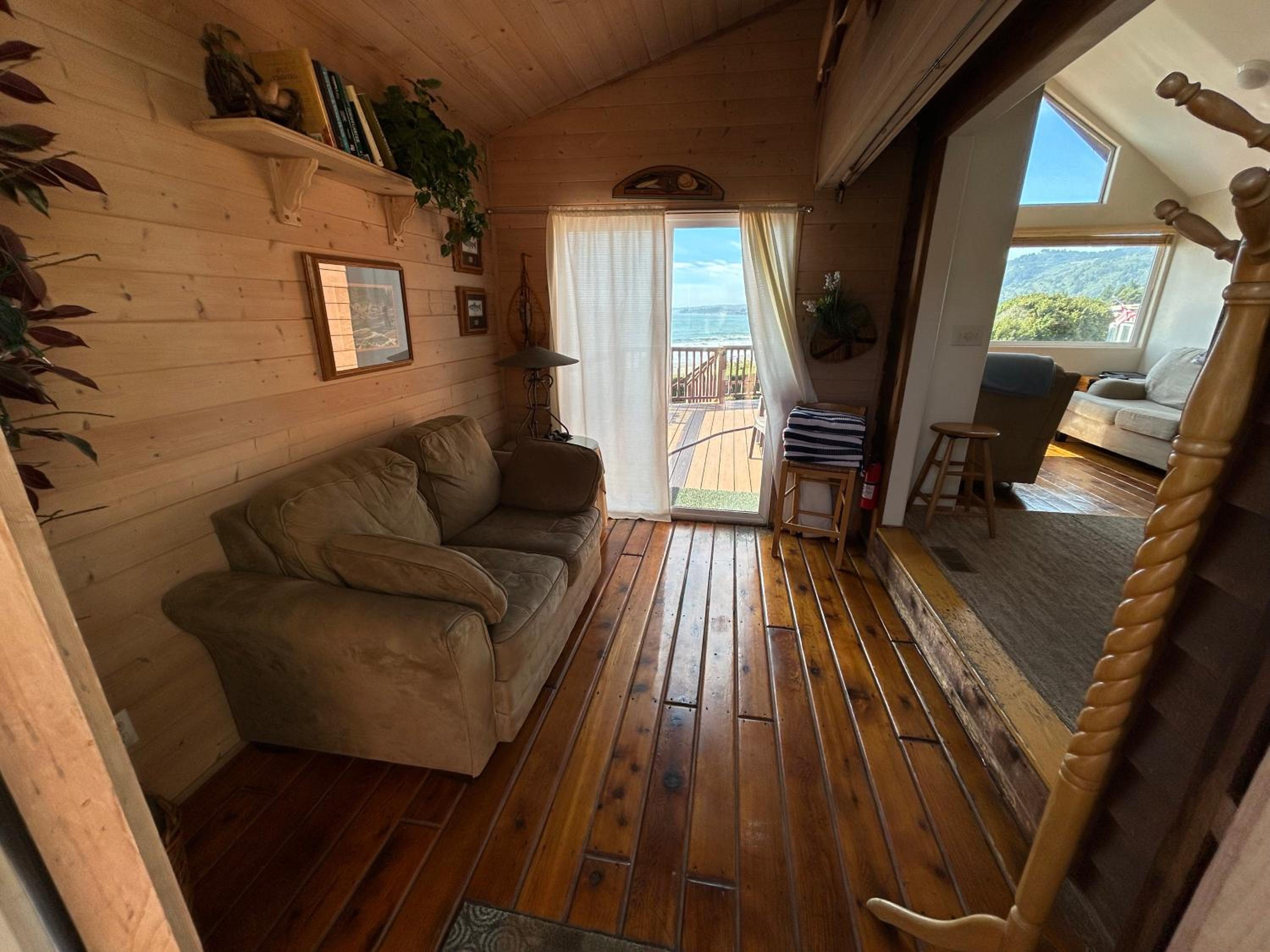 Oceanfront Cabin 3 w Jacuzzi & Impressive Views view 3