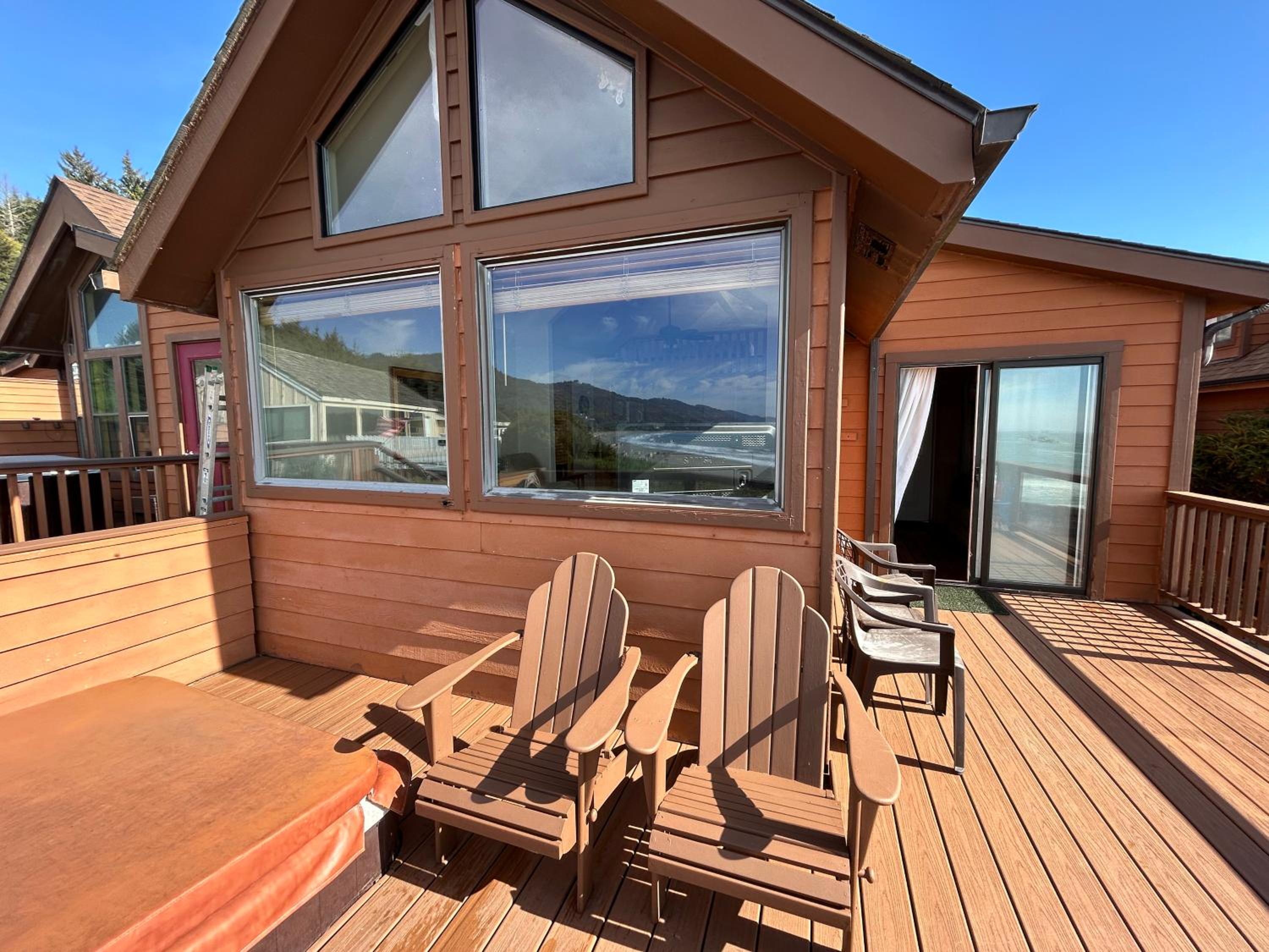 Oceanfront Cabin 3 w Jacuzzi & Impressive Views view 4