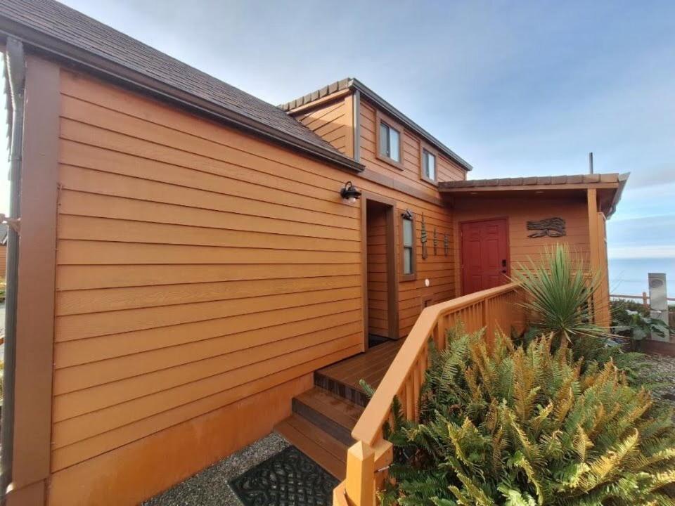 Hotel Oceanfront Cabin 10, Jacuzzi & Breathtaking Views