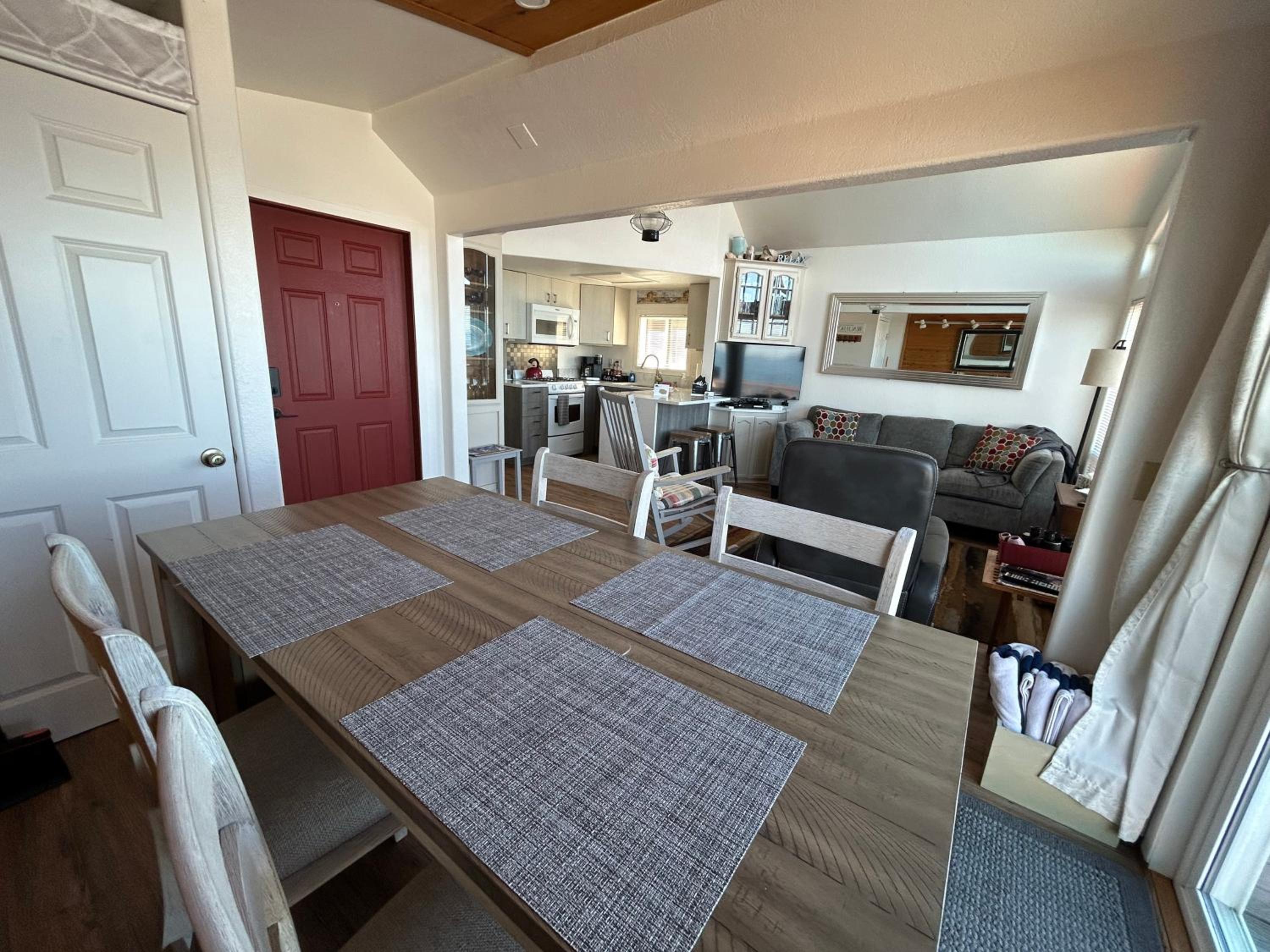 OceanFront Cabin 10, Jacuzzi & Breathtaking Views view 4