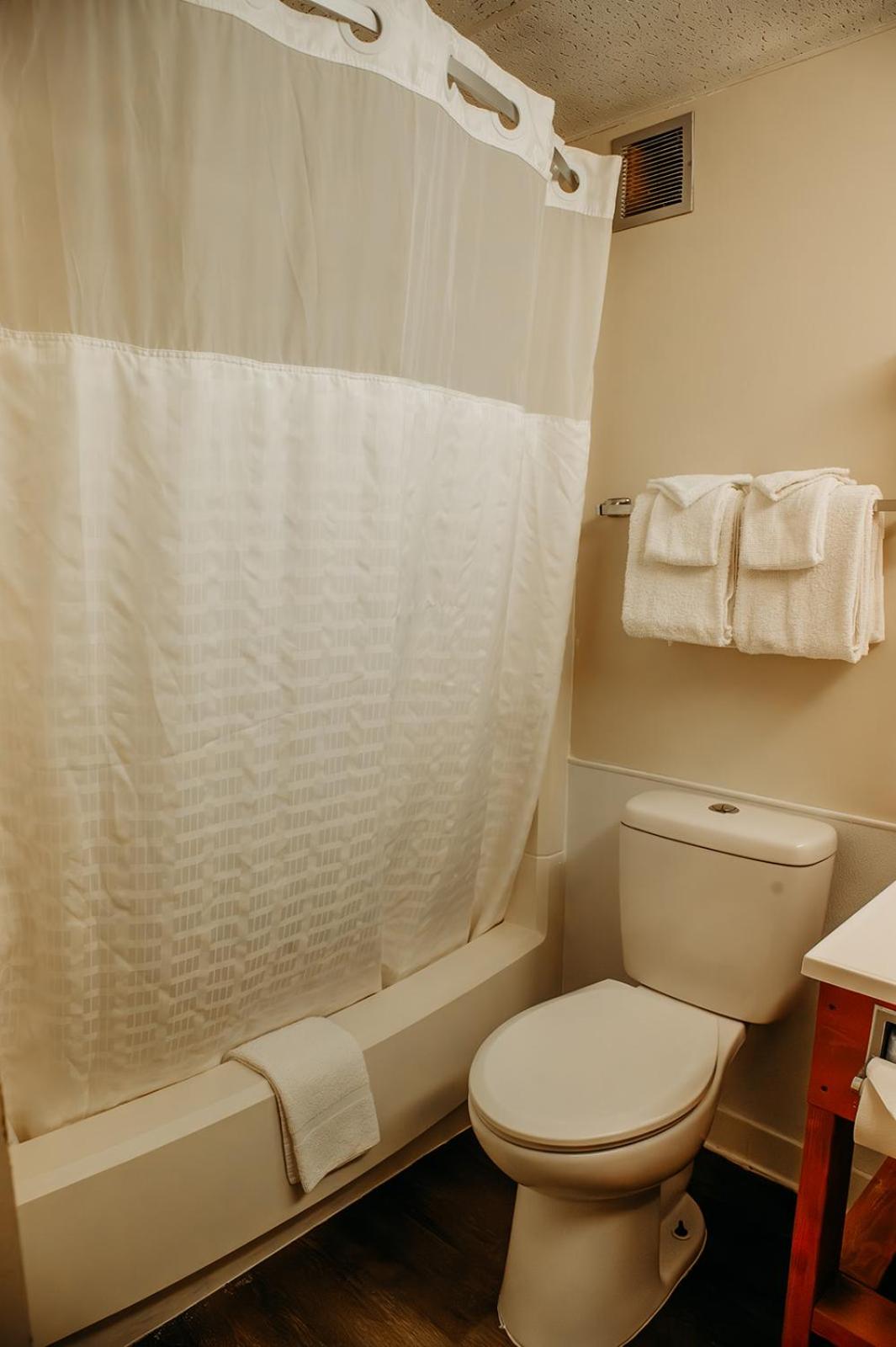 Country Garden Suites - Property Image 38