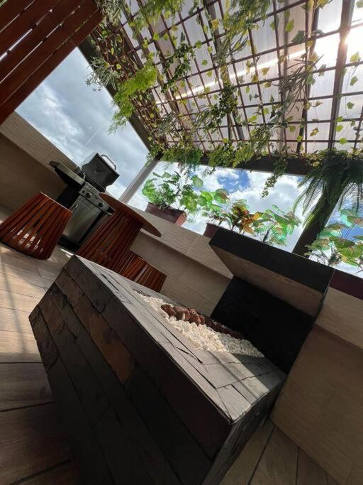 Apartamento cerca al areopuerto con terraza