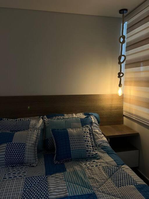 Apartamento cerca al areopuerto con terraza