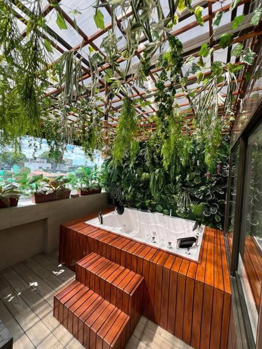 Apartamento cerca al areopuerto con terraza