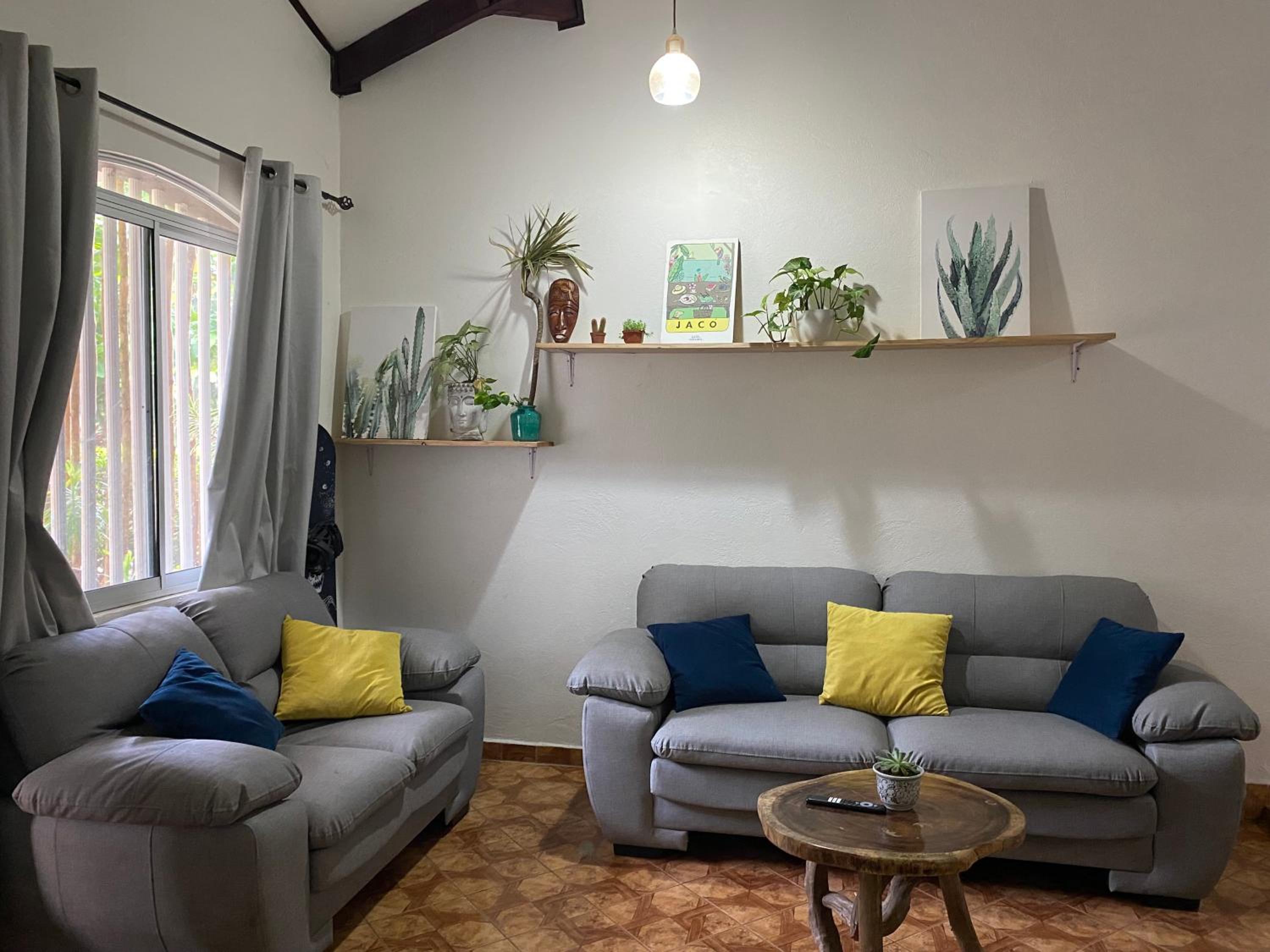 Tropical Camas Surf House