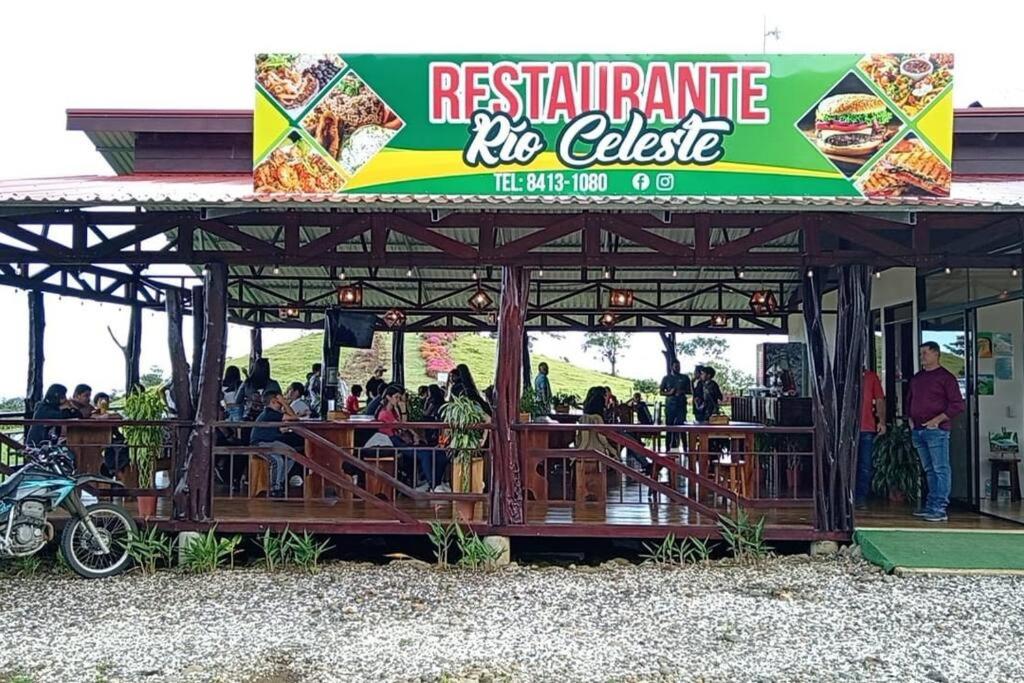 Cabinas Río Celeste