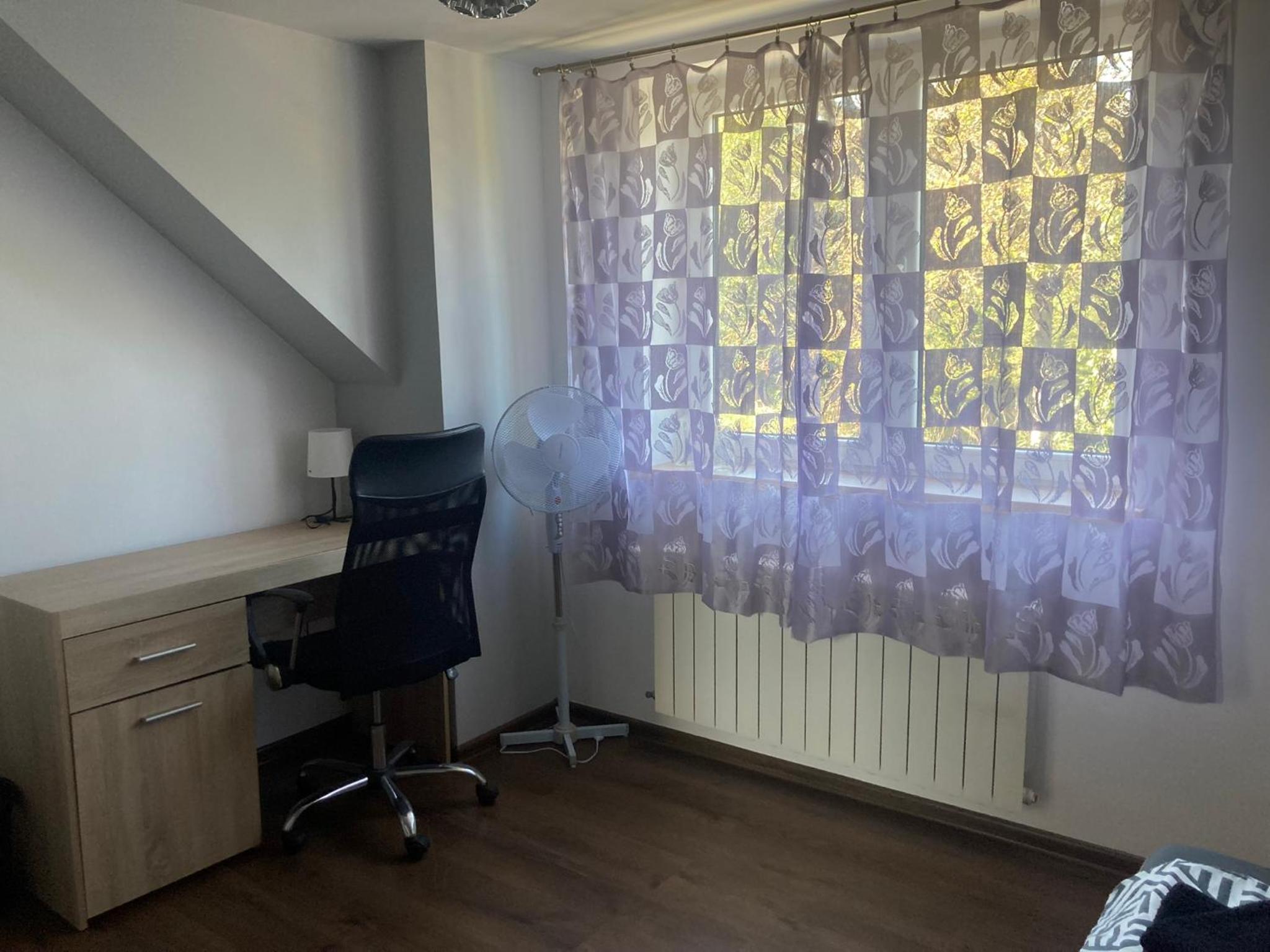 Tymi3 Dom na wzgórzu przy stoku