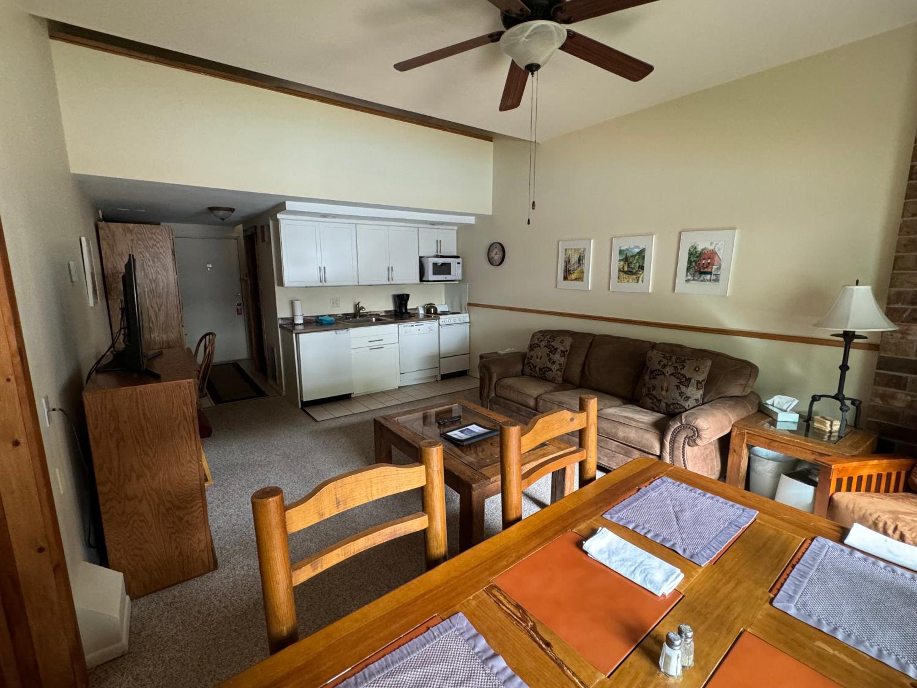 Shadow Mountain Lodge
