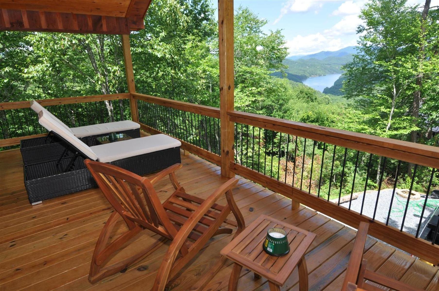 A Treehouse View Over Lake