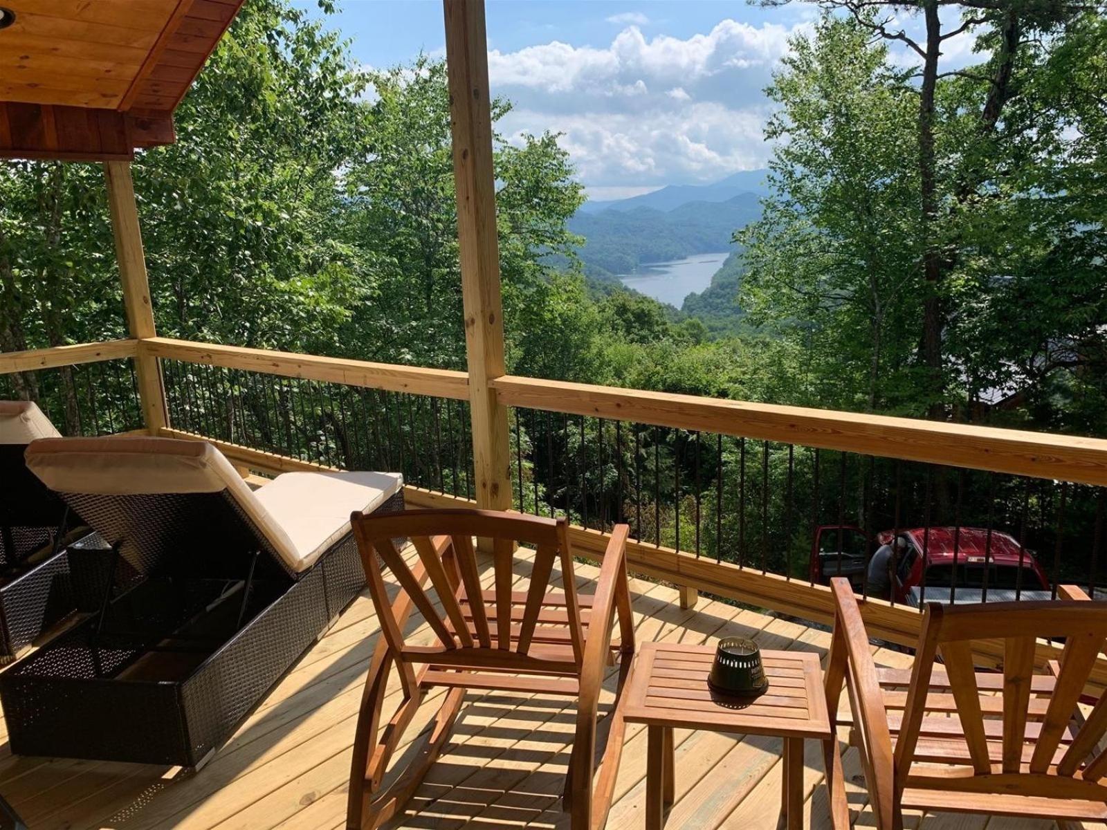 A Treehouse View Over Lake