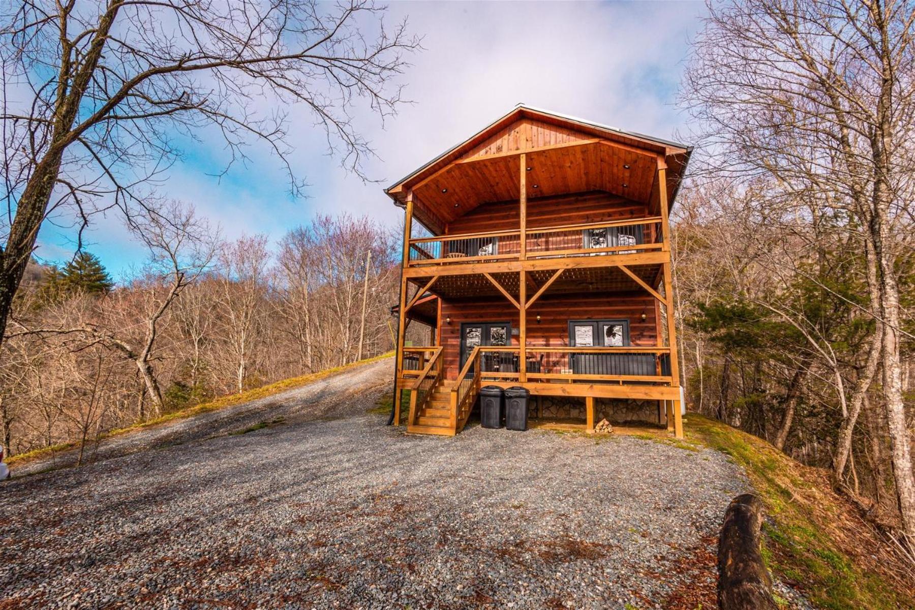 A Treehouse View Over Lake