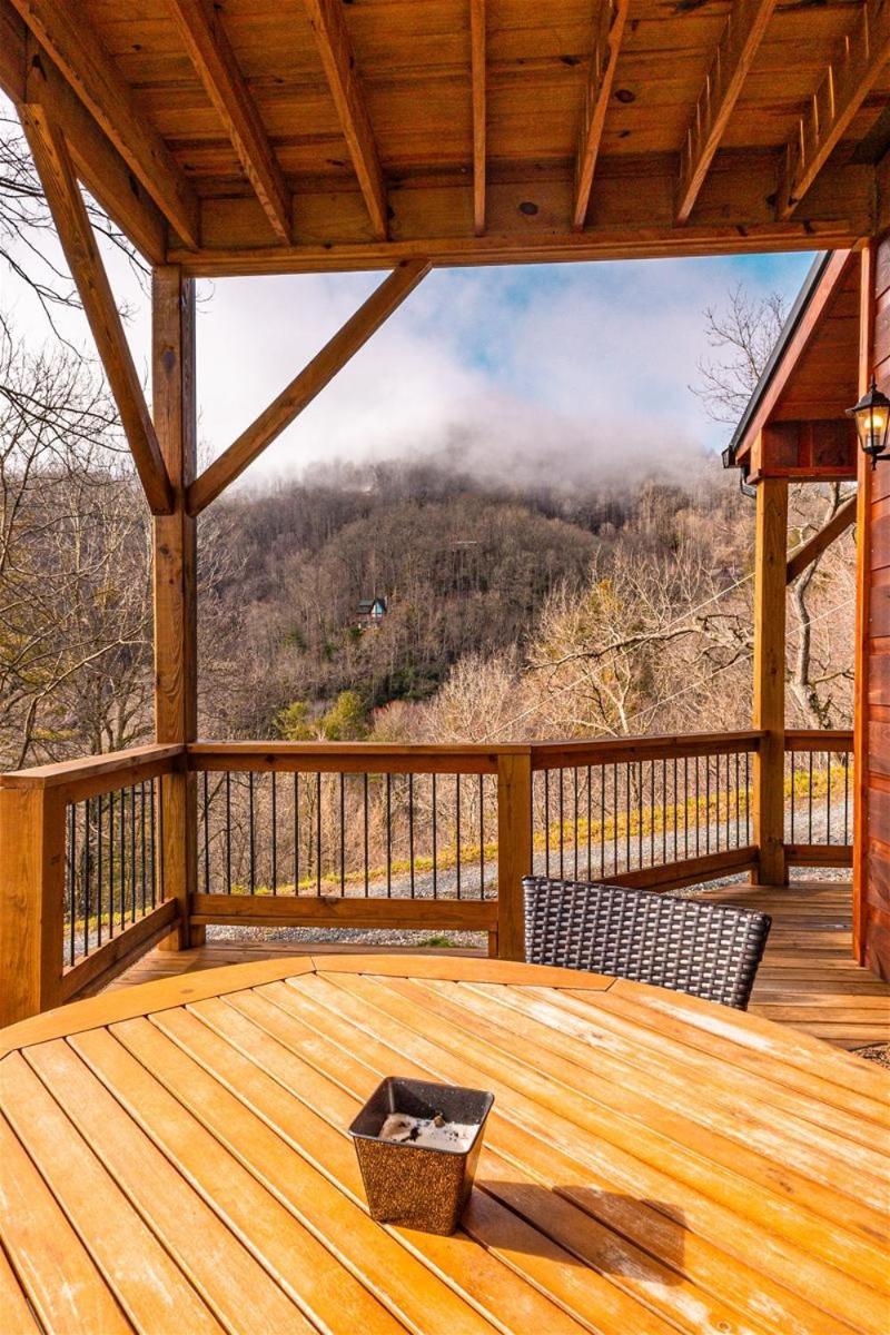 A Treehouse View Over Lake
