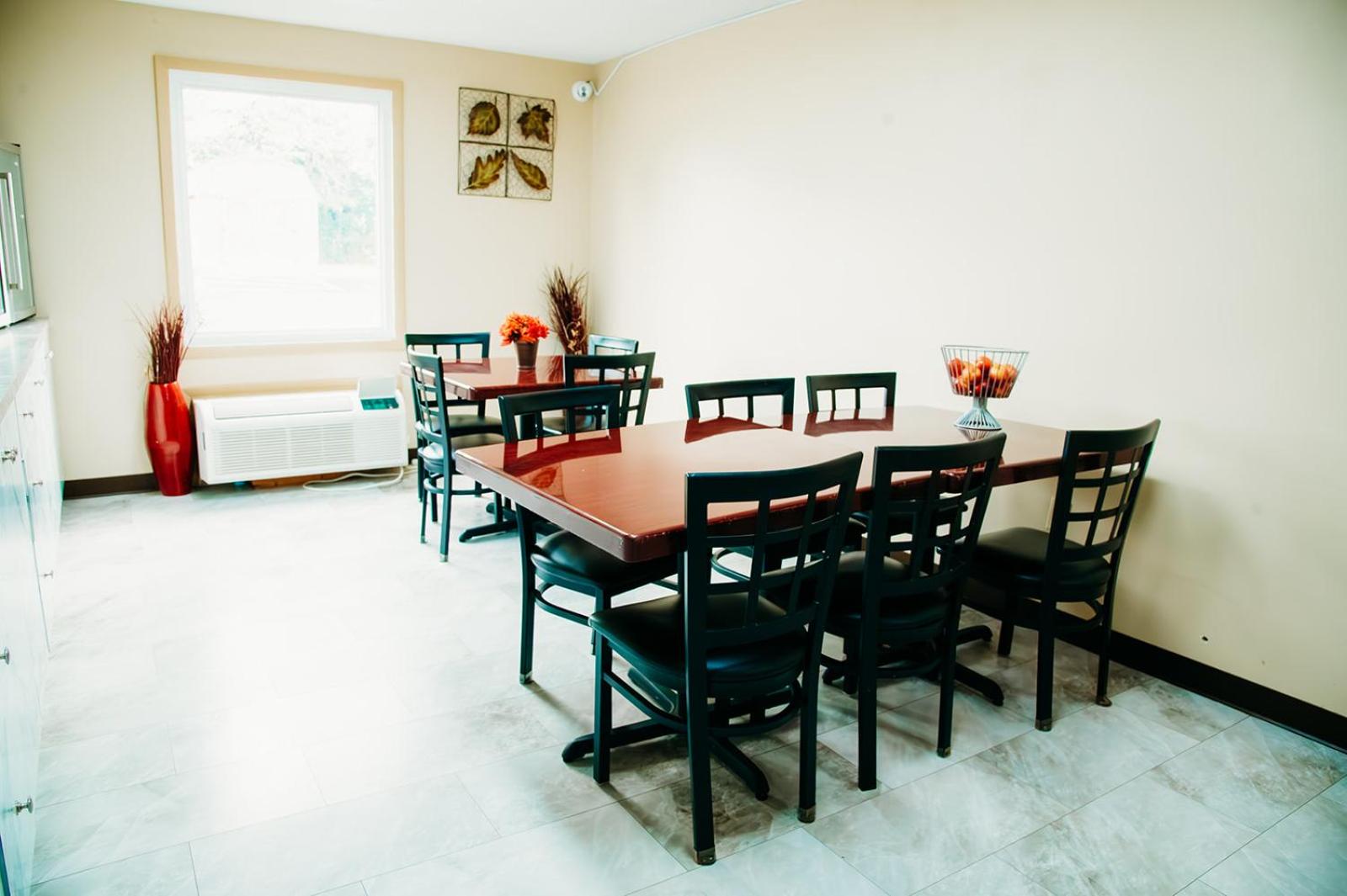 Country Garden Suites - Property Image 9