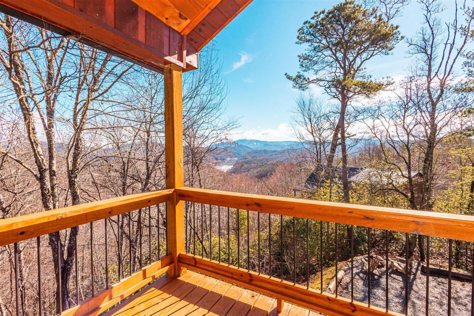 A Treehouse View Over Lake