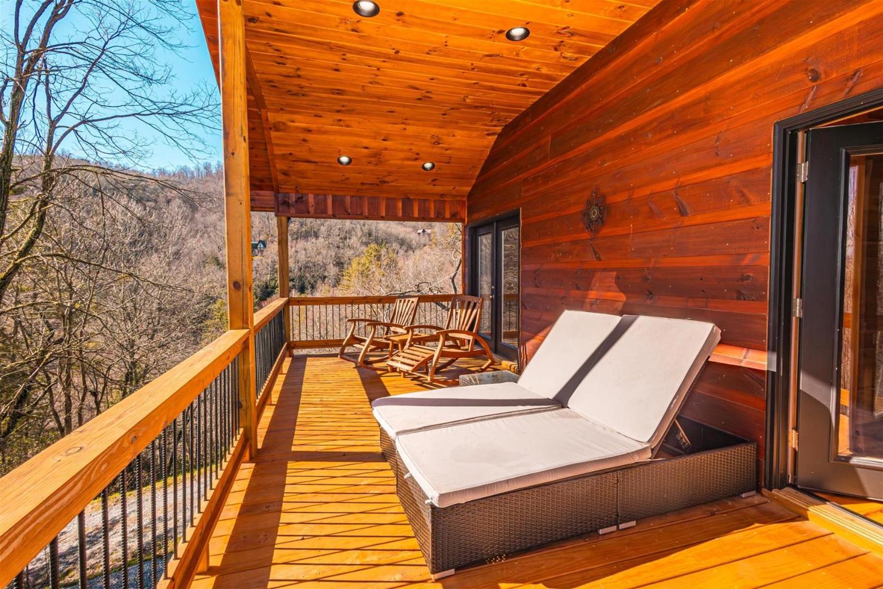 A Treehouse View Over Lake