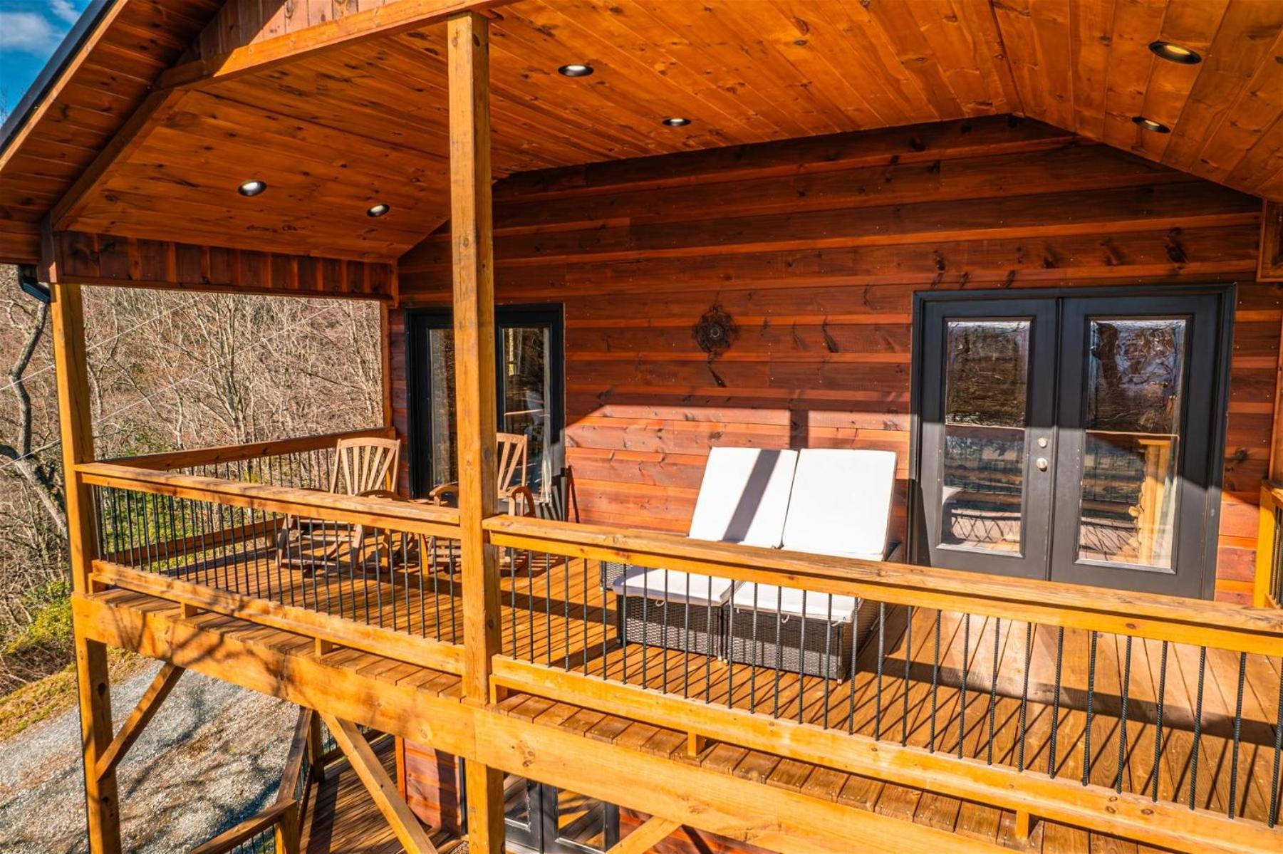 A Treehouse View Over Lake