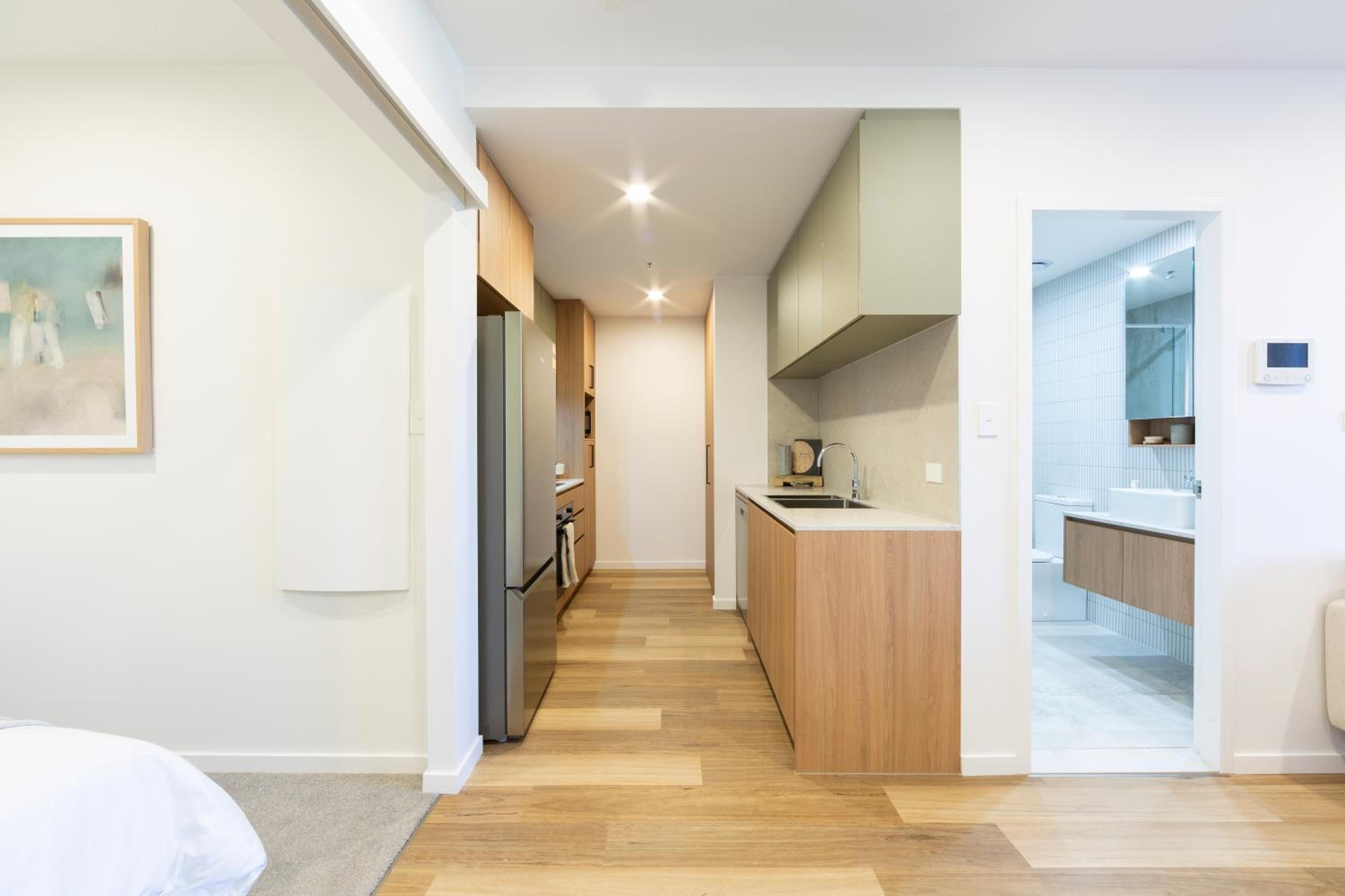 Oaks Canopy - Boutique 1 BR Apartments
