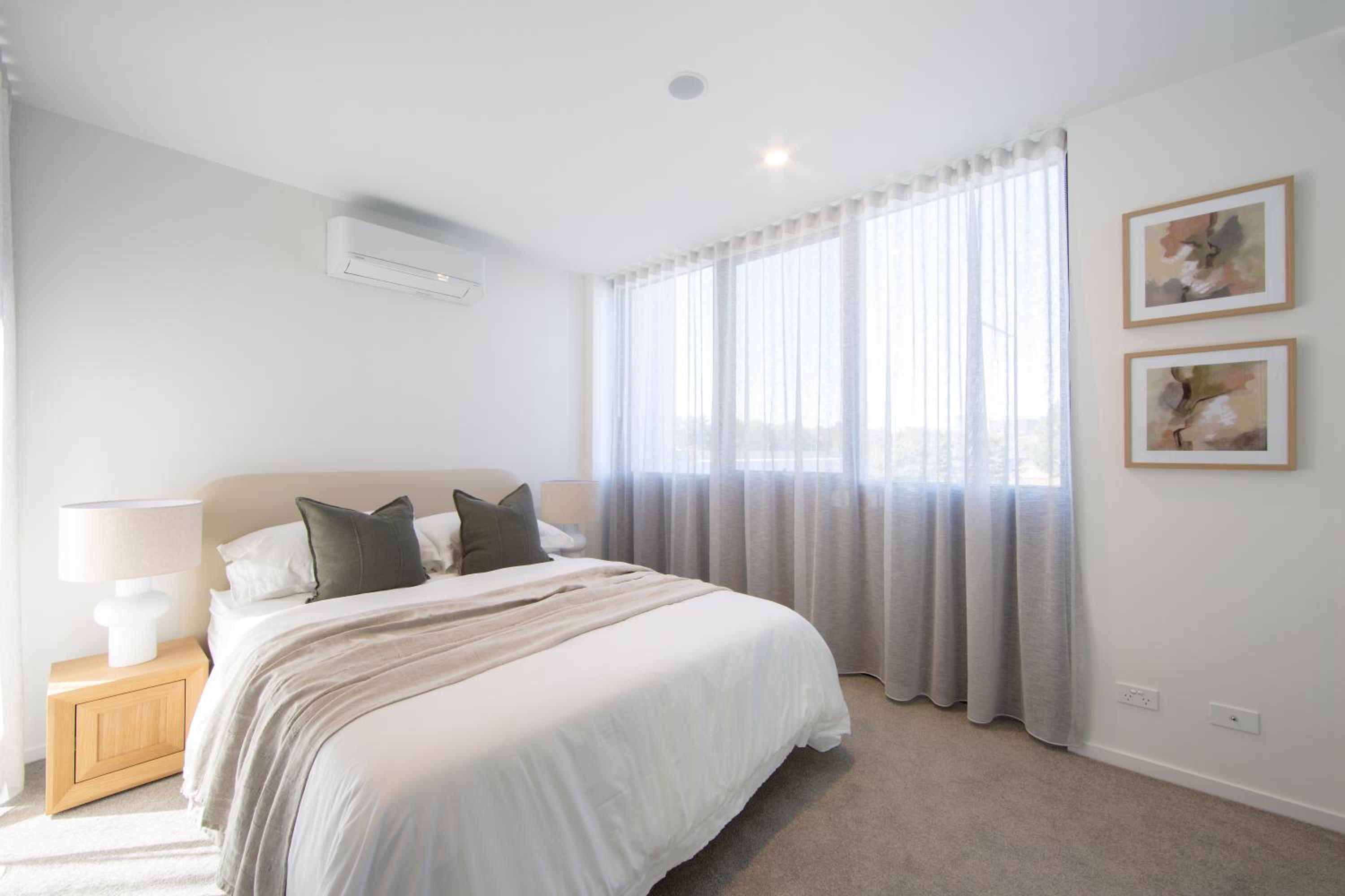 Oaks Canopy - Boutique 1 BR Apartments
