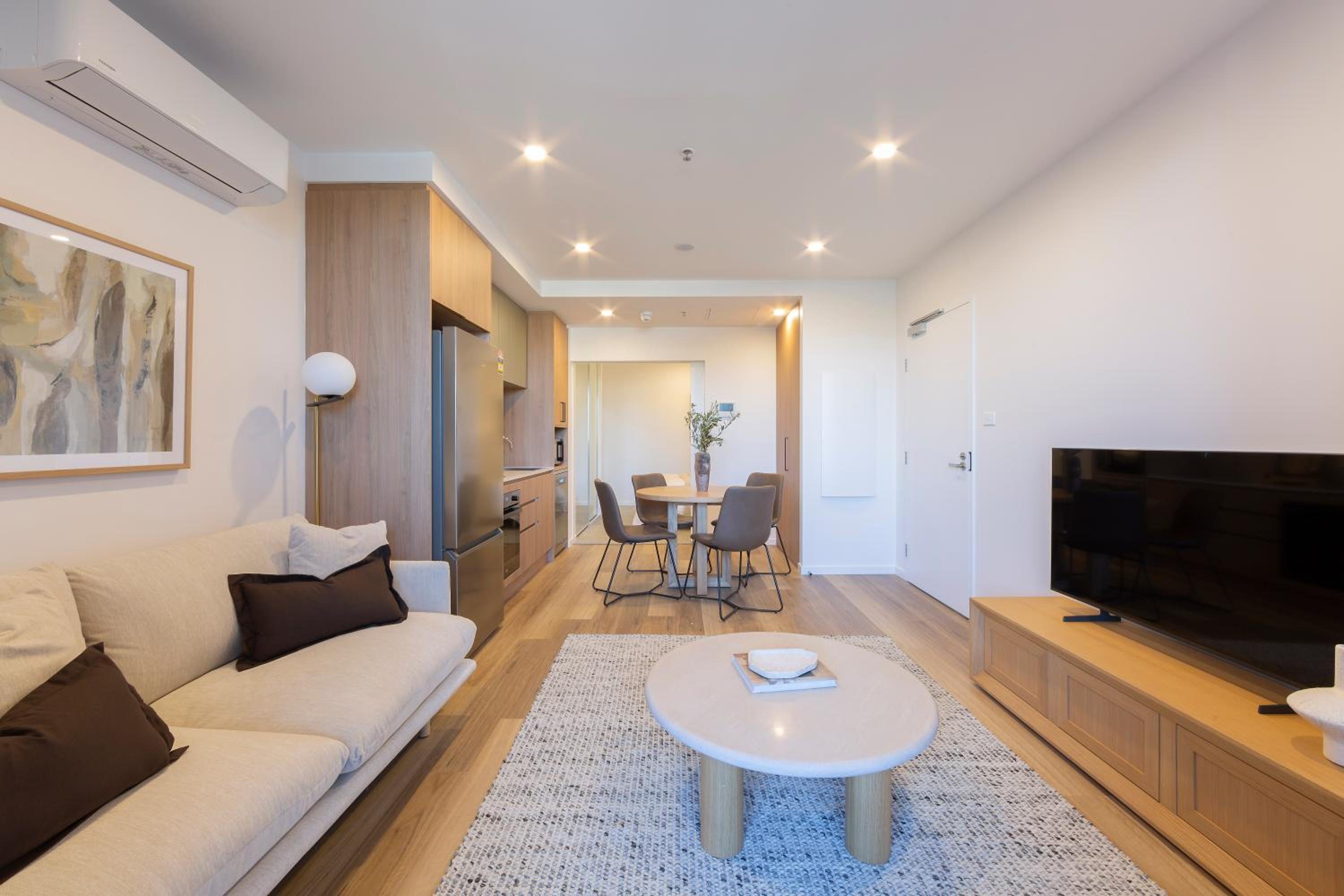Oaks Canopy - Boutique 1 BR Apartments