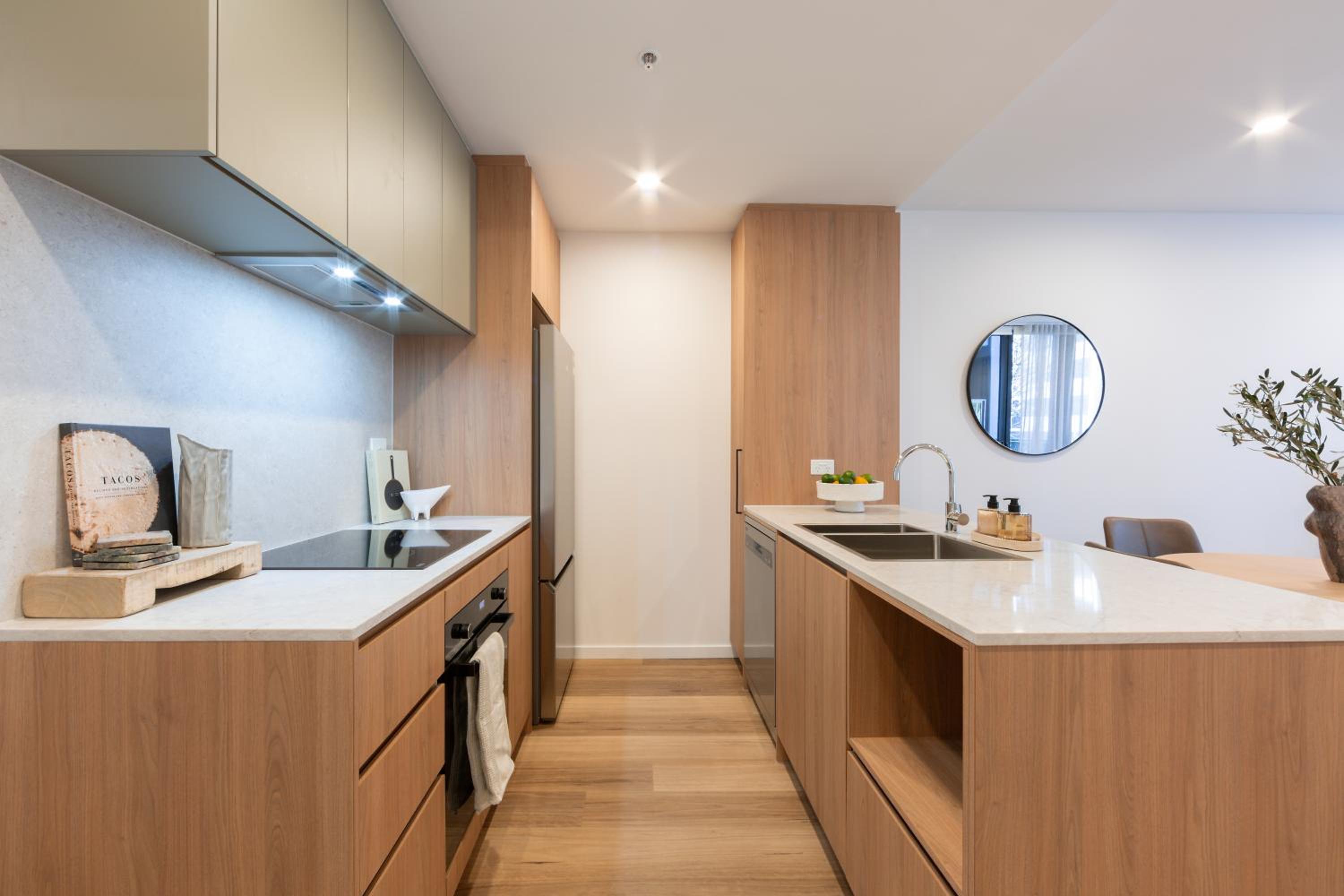 Oaks Canopy - Boutique 1 BR Apartments