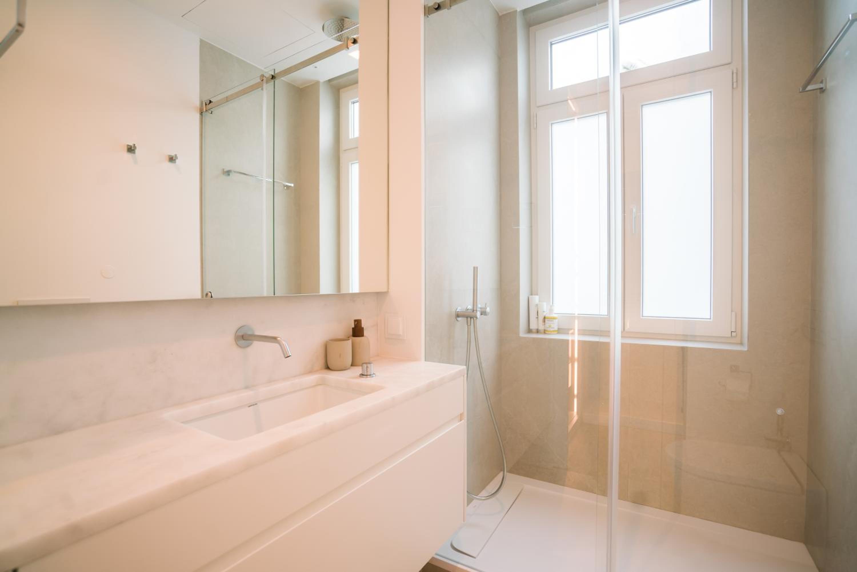 cais do sodre- trendy condo view 3