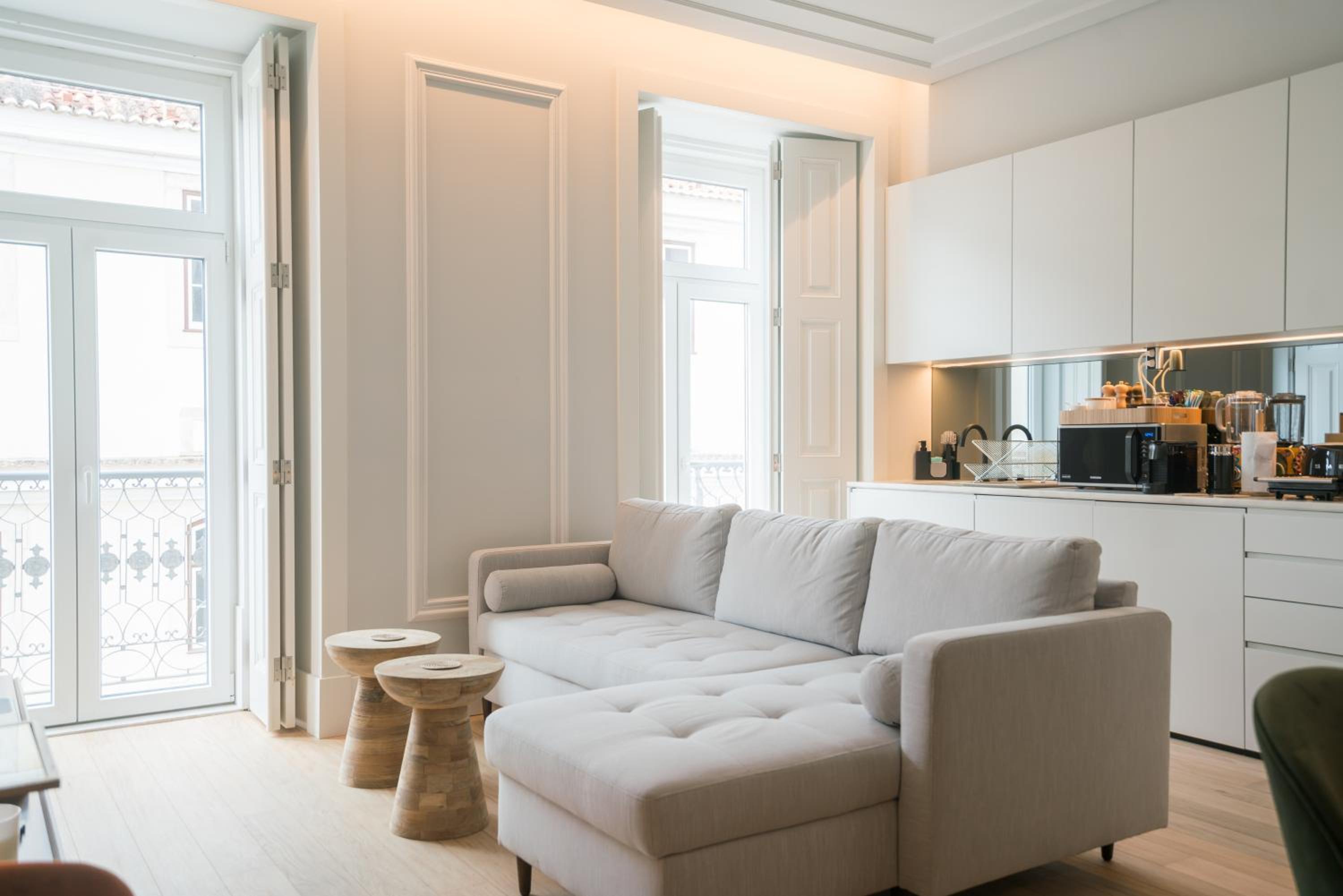 cais do sodre- trendy condo view 4