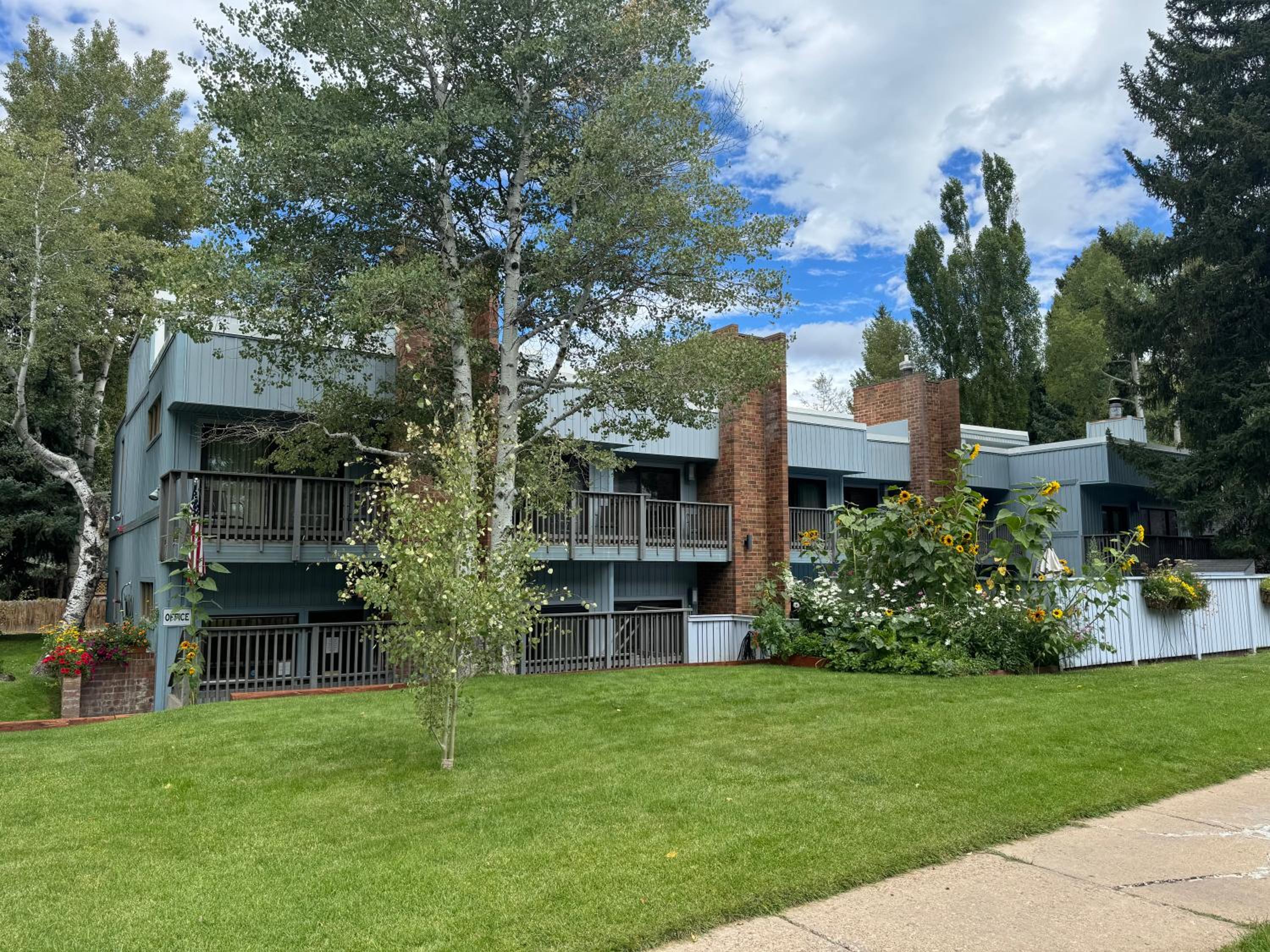 Shadow Mountain Lodge