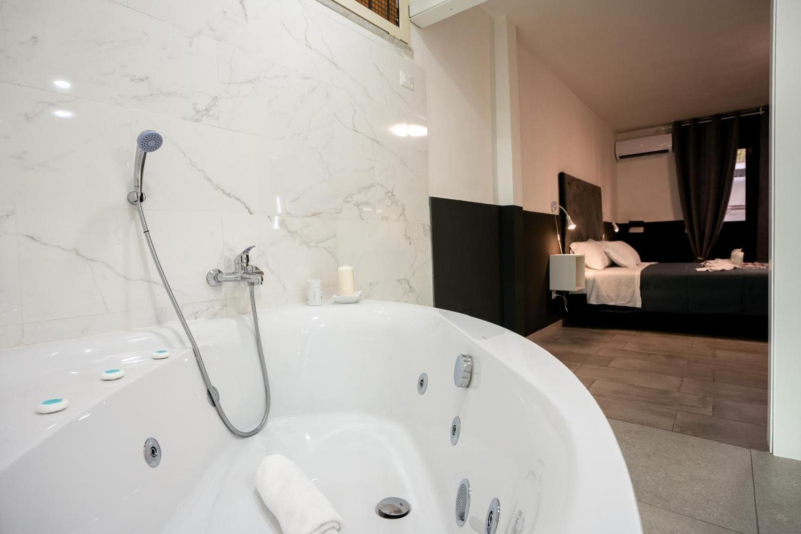 B&B Small Luxury Napoli Centrale