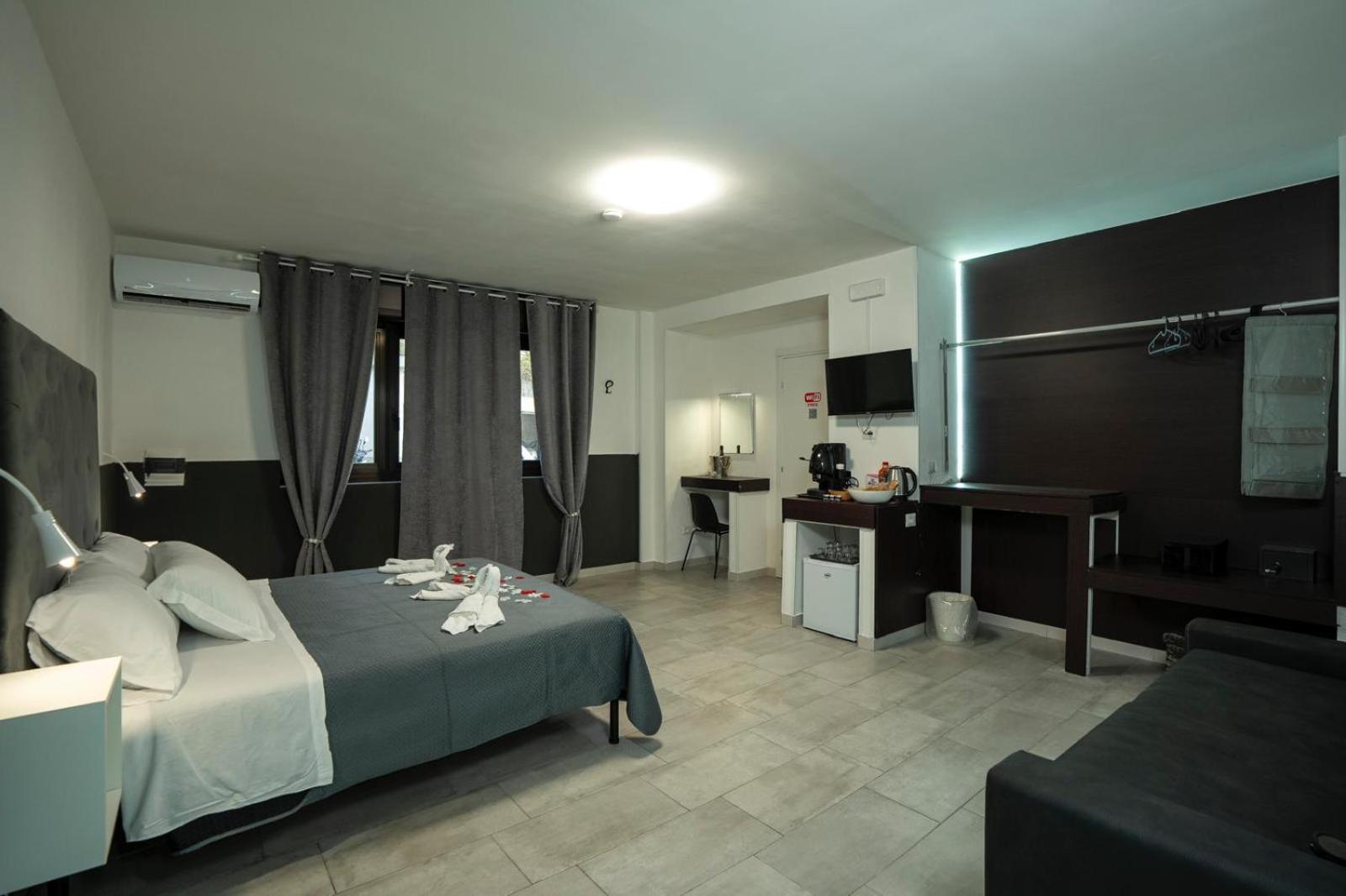 B&B Small Luxury Napoli Centrale