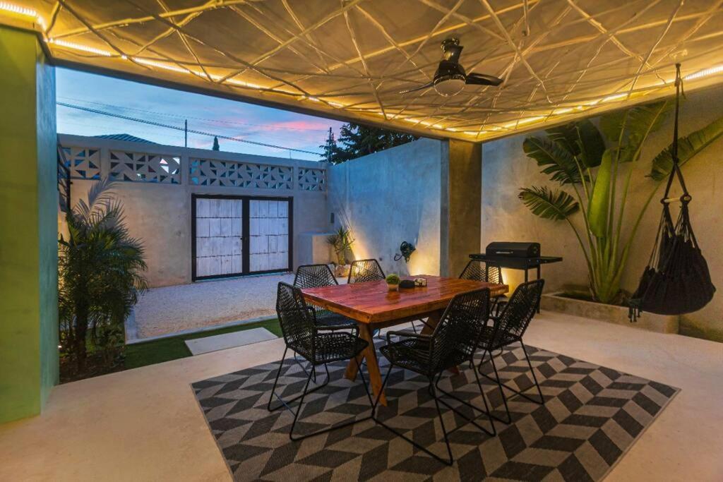 Full 2 story Jade House view 2