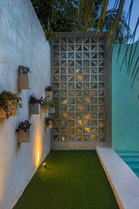 Full 2 story Jade House view 4