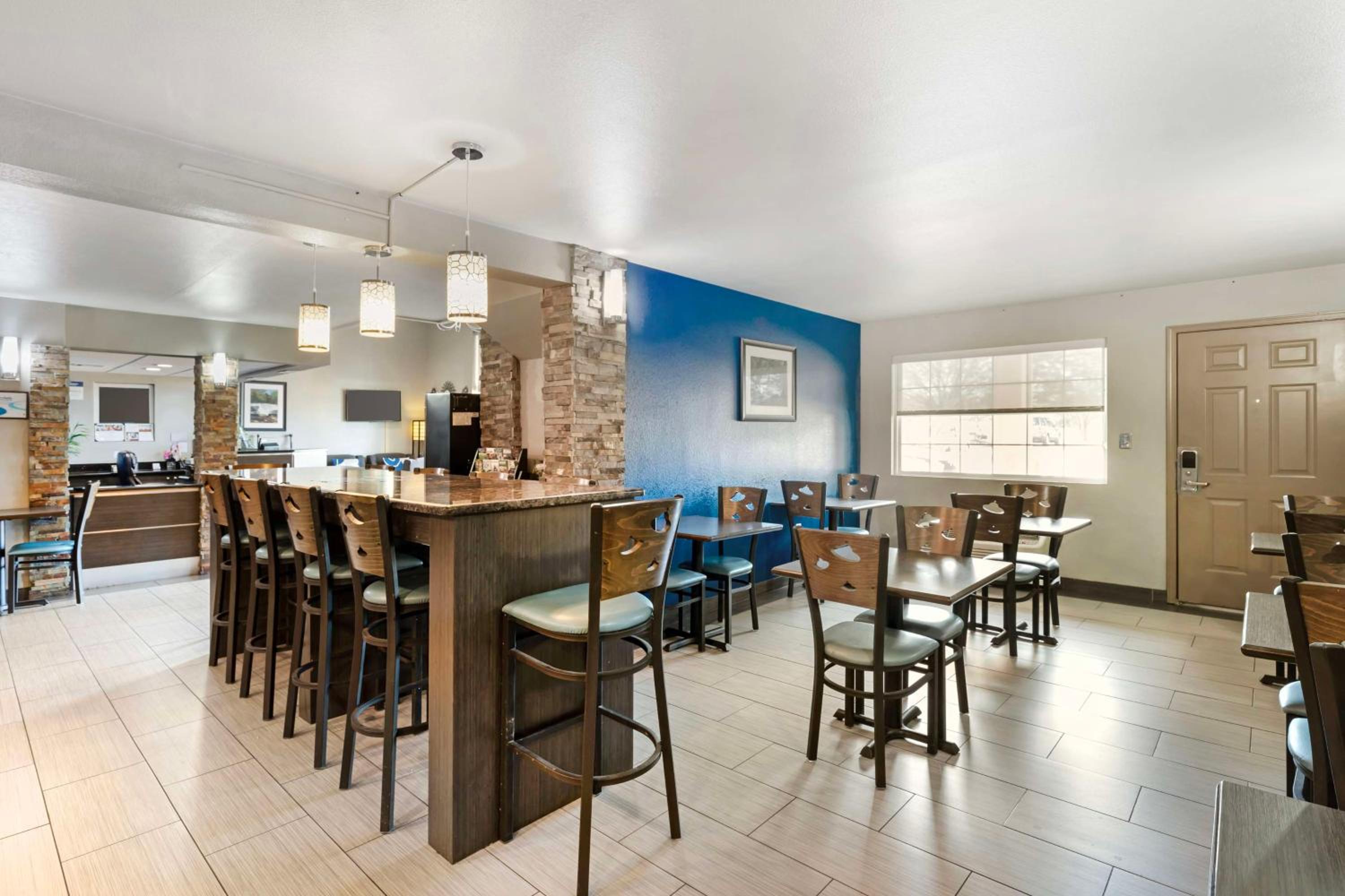 Fort Smith Vacations - Best Western Van Buren Inn - Property Image 5