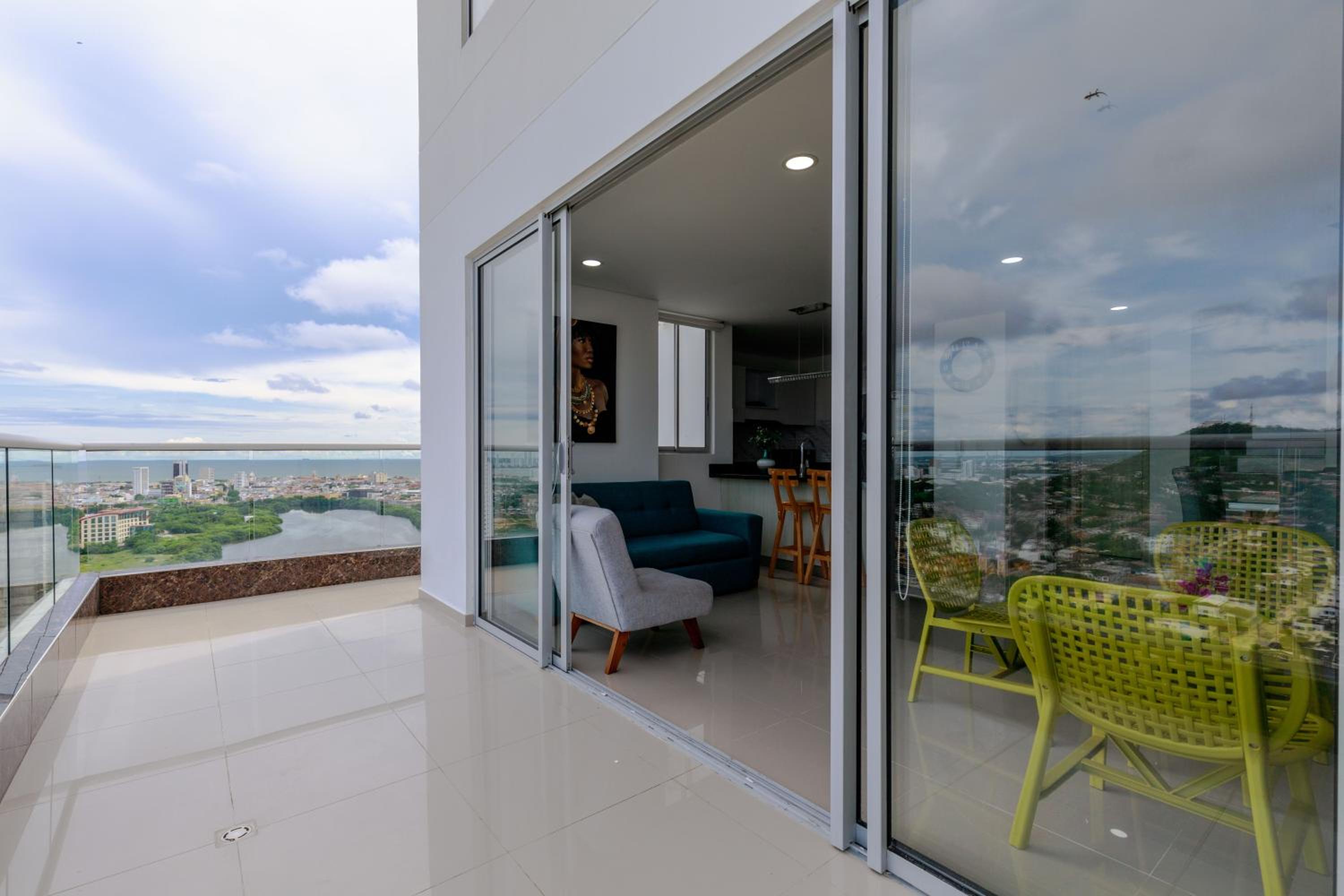 Exclusivo duplex con vista al mar p24