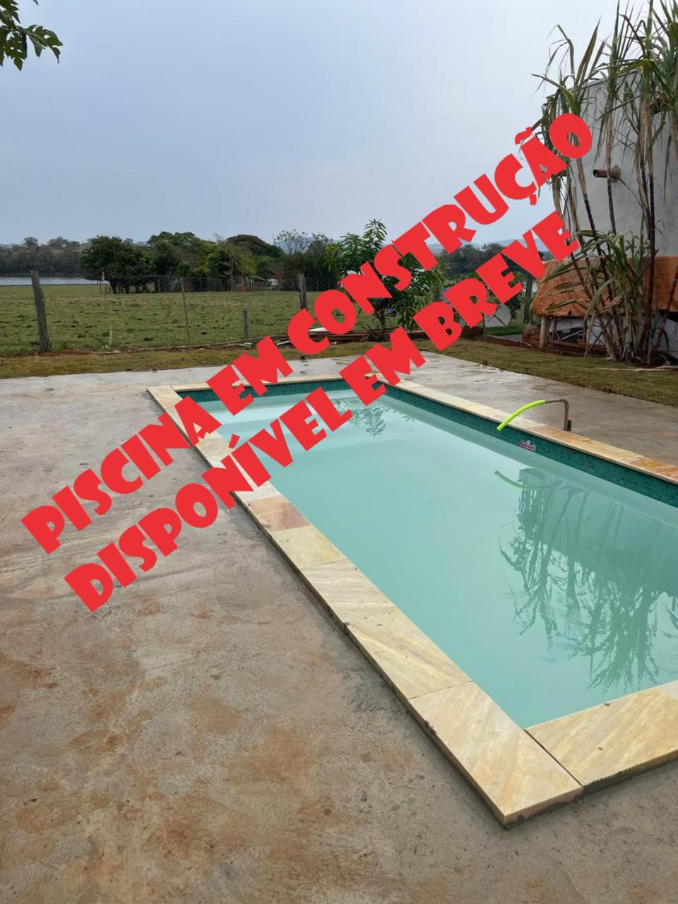 Casa com Piscina na Represa de Carlópolis