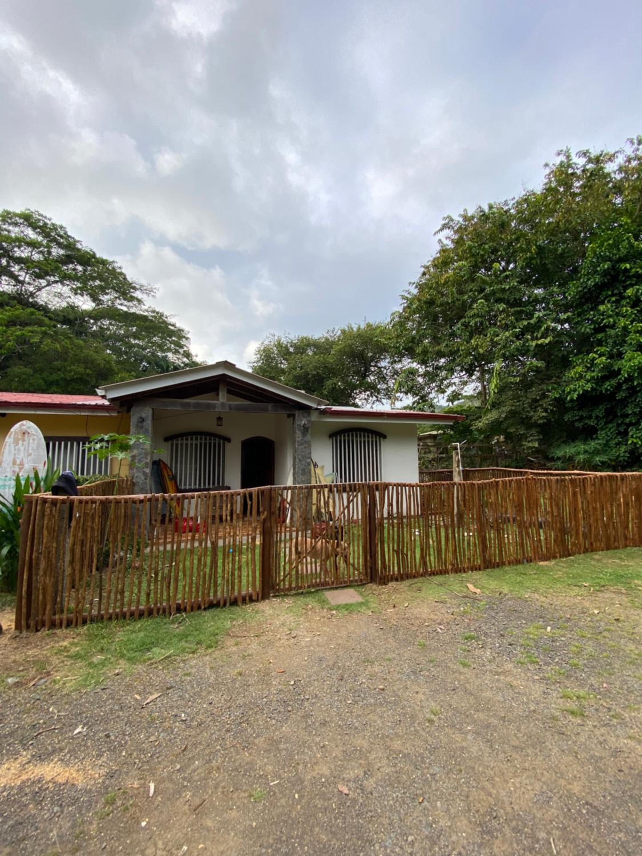Tropical Camas Surf House