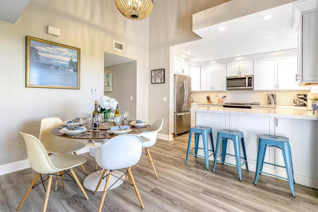 Stunning 2nd Floor Beachfront Home with Balcony, Ocean Views, and Prime Location view 4