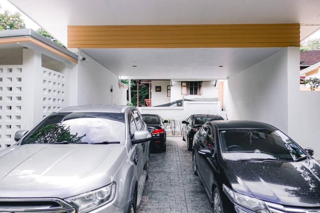 118 Pool Villa in town near CMU & Nimman