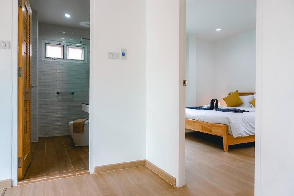 118 Pool Villa in town near CMU & Nimman