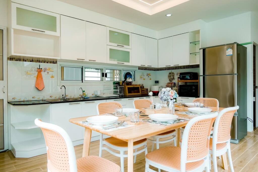 118 Pool Villa in town near CMU & Nimman