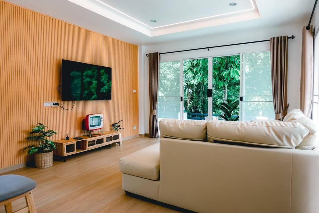 118 Pool Villa in town near CMU & Nimman