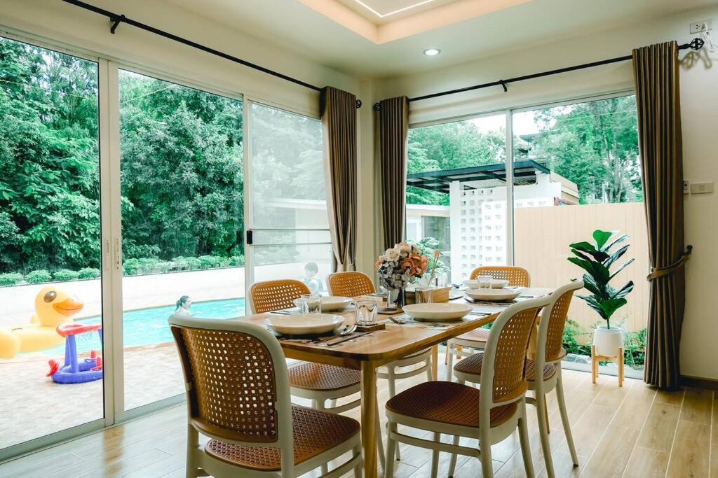 118 Pool Villa in town near CMU & Nimman