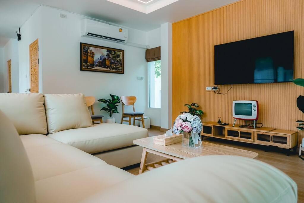 118 Pool Villa in town near CMU & Nimman