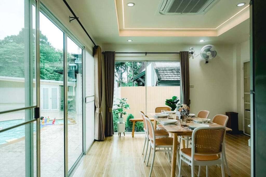 118 Pool Villa in town near CMU & Nimman