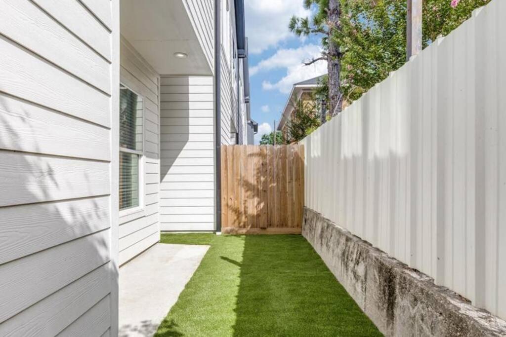 Modern East Downtown Home view 4