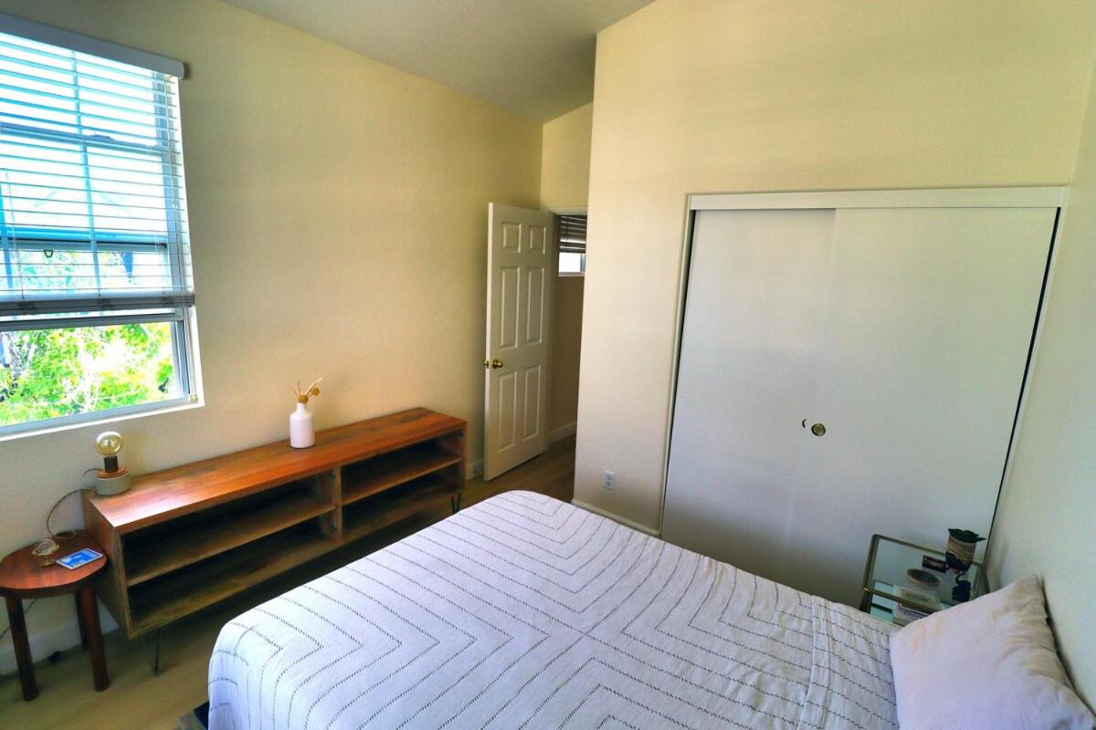Sweet Pea Place, 2 bed with pool view 3