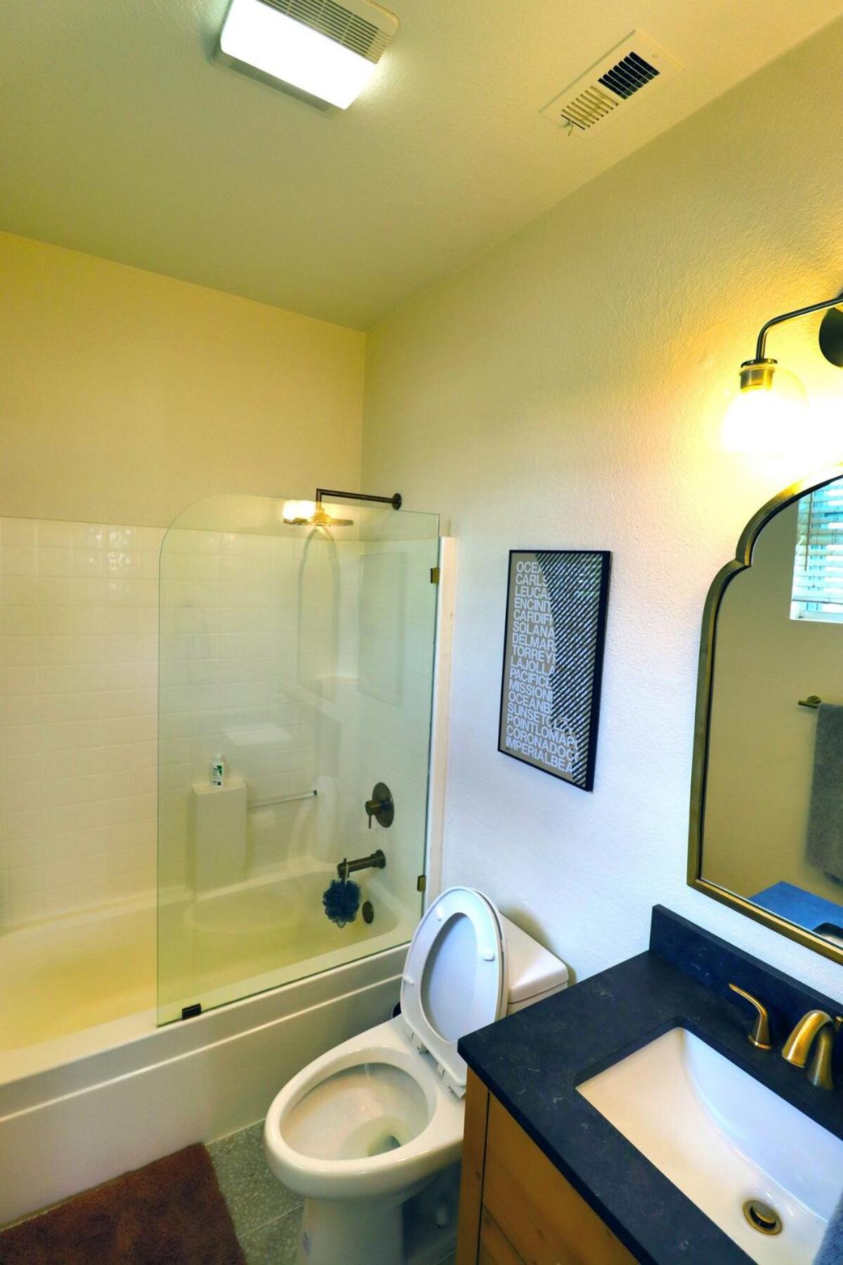 Sweet Pea Place, 2 bed with pool view 5