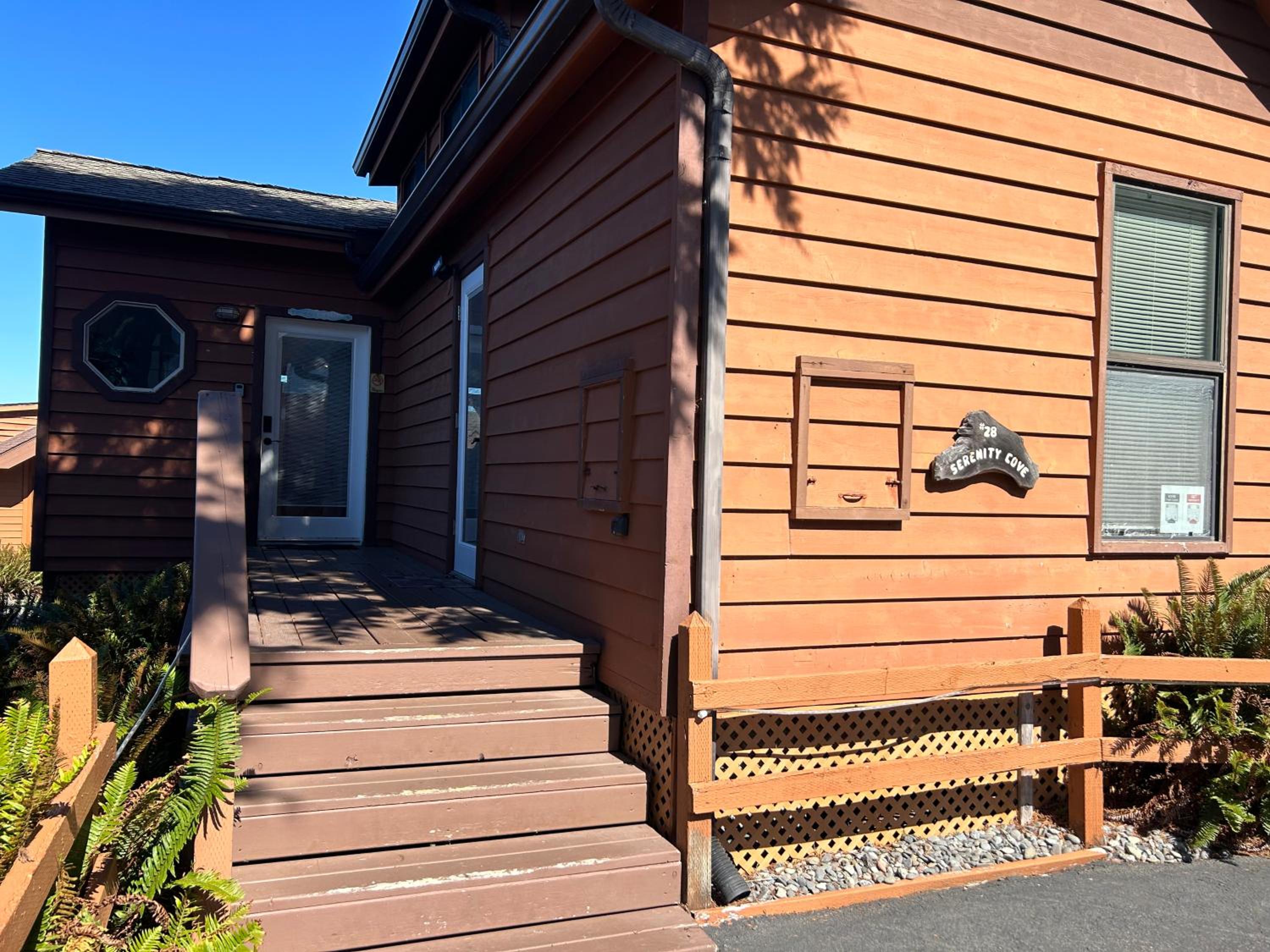 Ocean Cabin 28 w Jacuzzi with Private Beach view 5