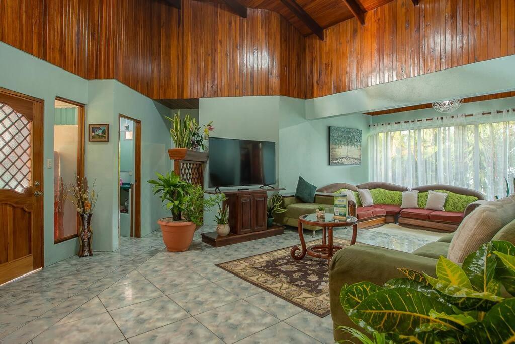 Arenal Family Home - Families & Friends Gateway