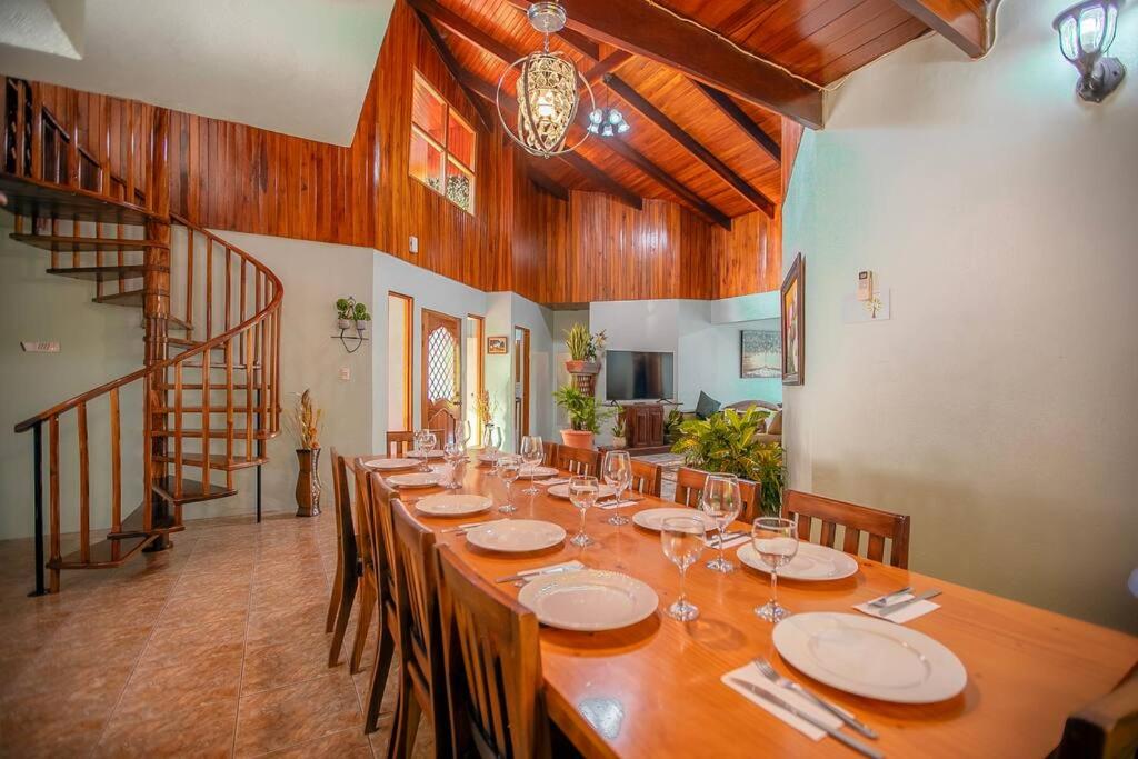 Arenal Family Home - Families & Friends Gateway